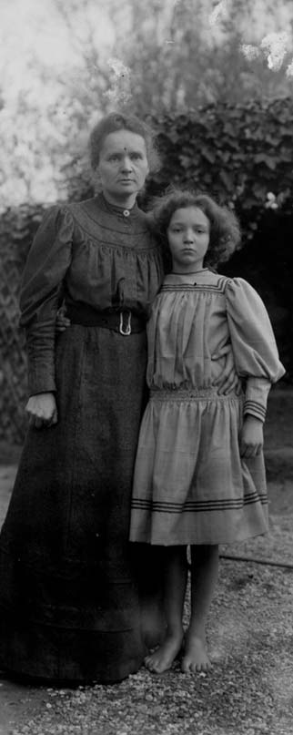 Marie Curie et Irne en 1908.